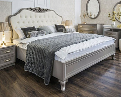 Кровать 1800 с мягким изголовьем 